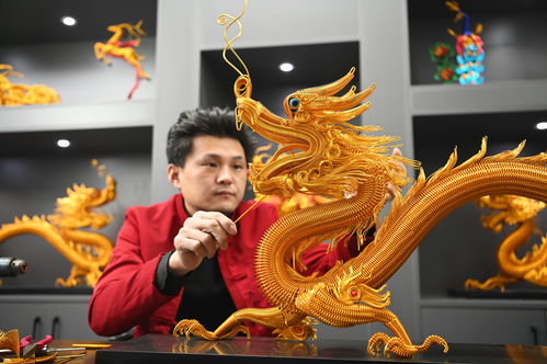 龍年 生肖工藝品制作銷(xiāo)售忙